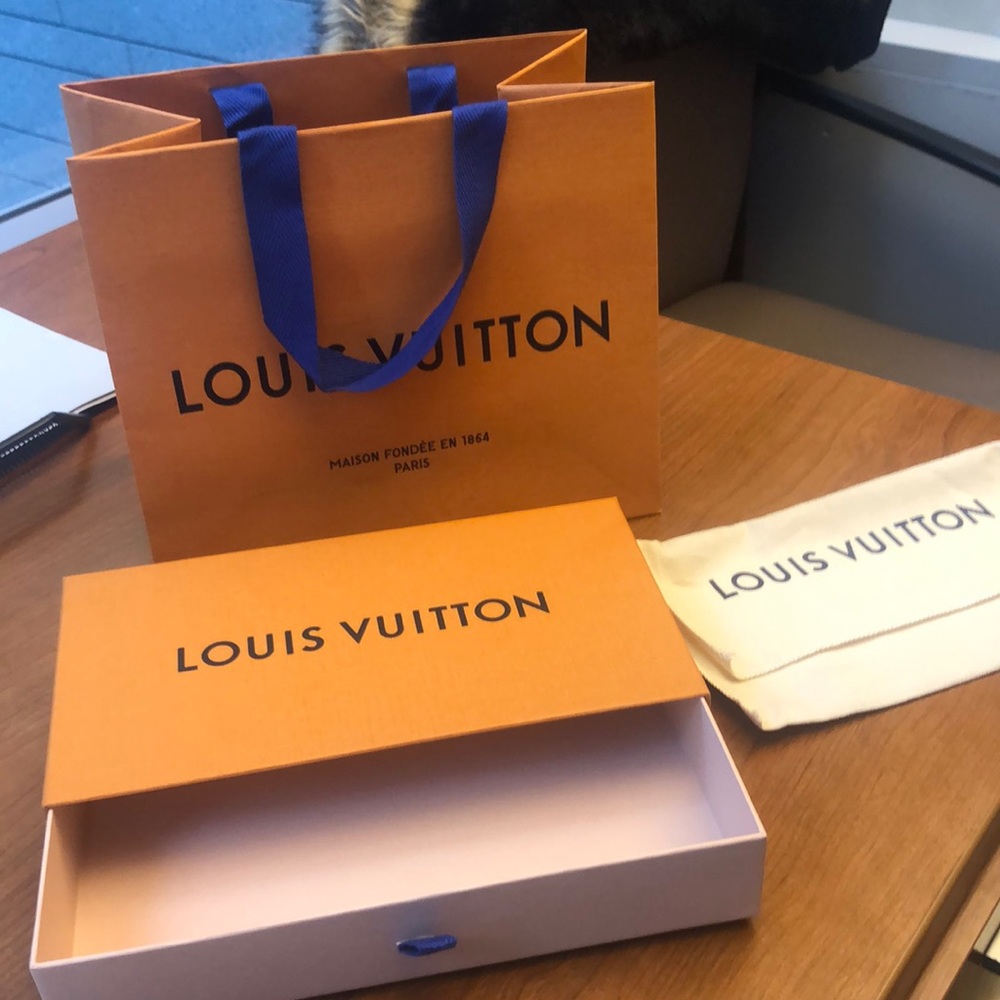 LV wallet box, paper bag and cloth protector